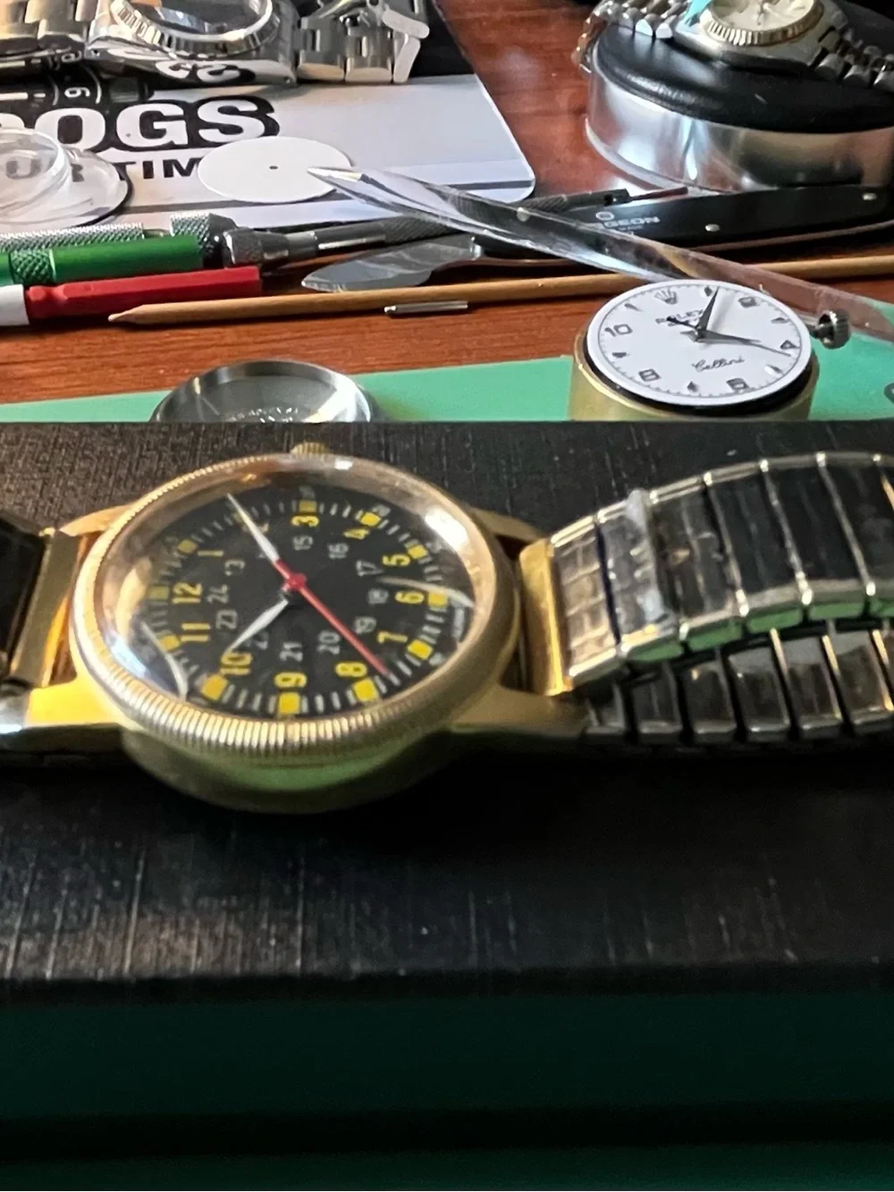 Vintage Type A-D MIL-W-6433 Military Style Field Watch Gold Tone Black Dial